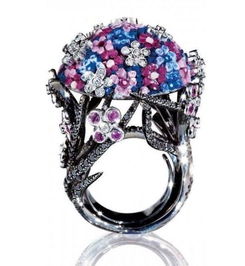 落入凡間的珠寶精靈 Victoire與她的辦公創意搖籃